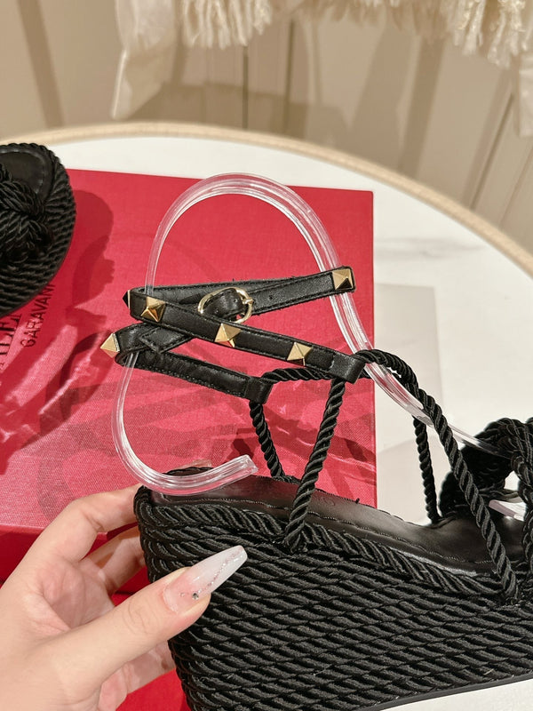 Garavani Rockstud Wedge Sandals 100mm In Black Calfskin And Nylon Rope 829395