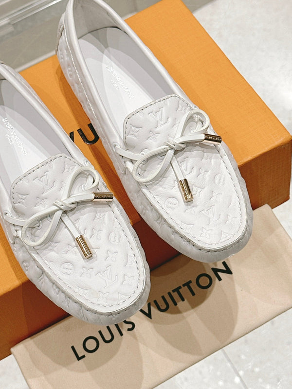 LV Gloria Loafer White Embossed Calfskin 480739