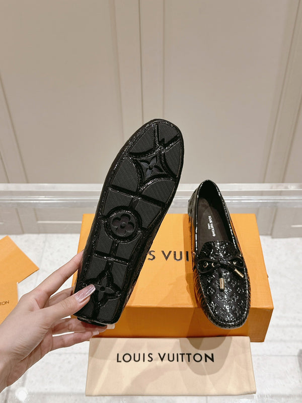 LV Gloria Loafer Black Embossed Patent Calfskin 480737