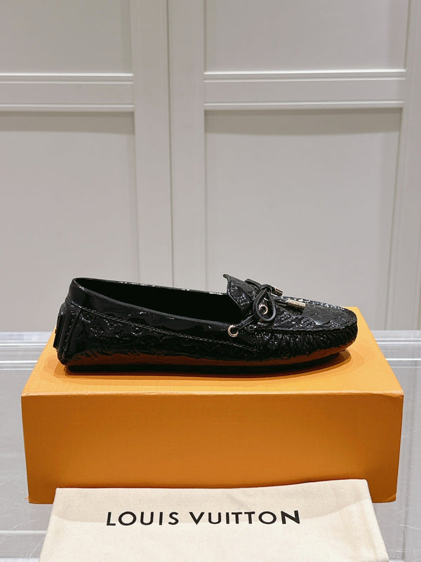 LV Gloria Loafer Black Embossed Patent Calfskin 480737