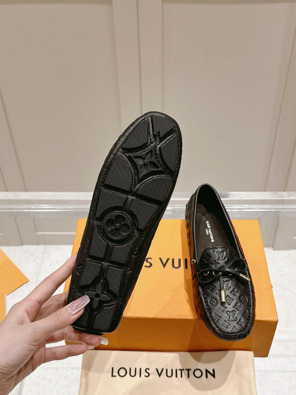 LV Gloria Loafer Black Embossed Calfskin 480740