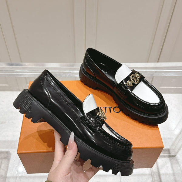 LV District Flat Loafer Black White Calfskin 480790