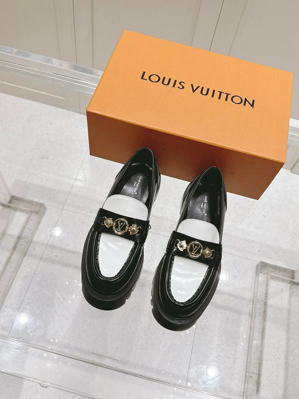 LV District Flat Loafer Black White Calfskin 480790