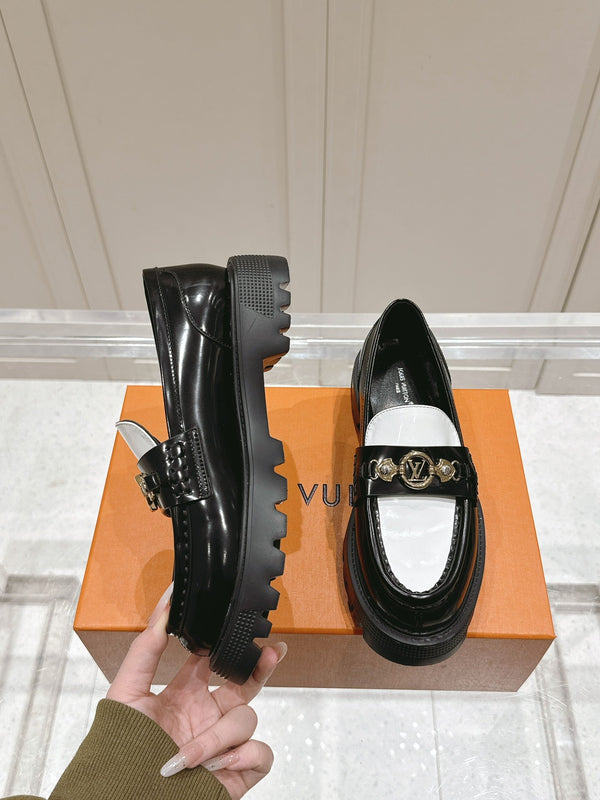 LV District Flat Loafer Black White Calfskin 480790