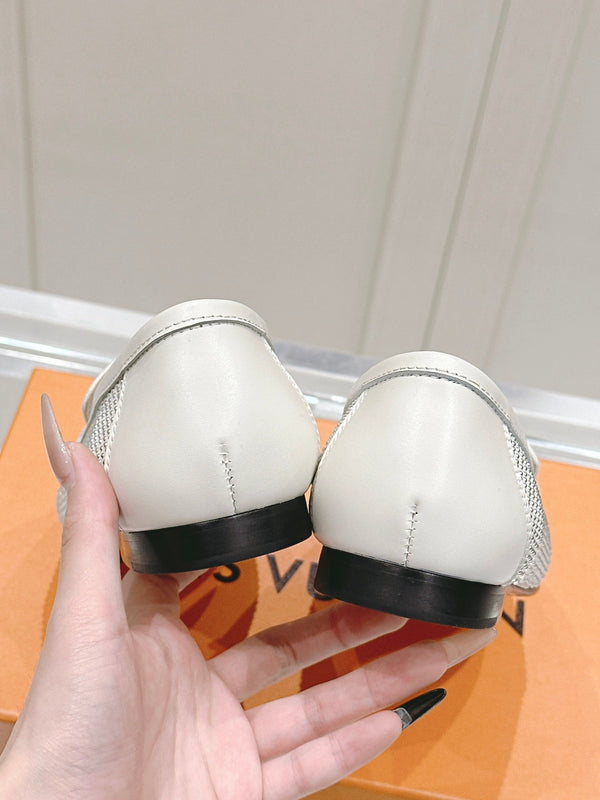 LV 25ss Soho Flat Loafer Rivets White Lambskin