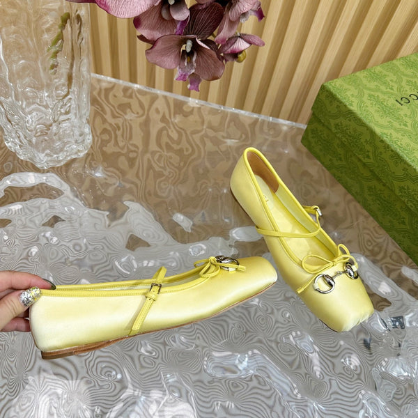 BALLET FLAT IN LIGHT YELLOW SILK