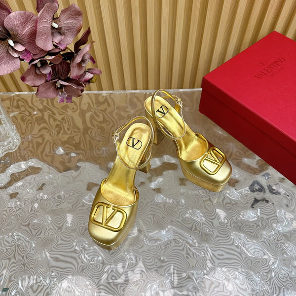 VT Signature 115mm Patent Leather Platform Pumps Gold Calfskin 286470