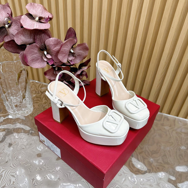 VT Signature 115mm Patent Leather Platform Pumps White Calfskin 286474