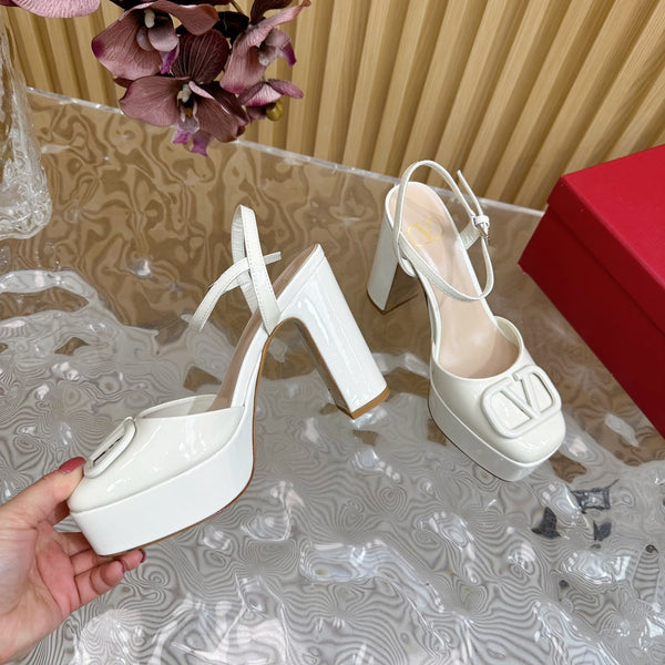 VT Signature 115mm Patent Leather Platform Pumps White Calfskin 286474