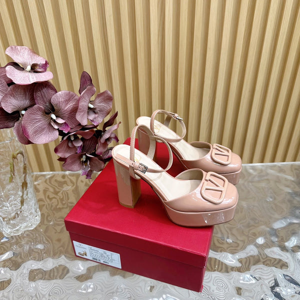 VT Signature 115mm Patent Leather Platform Pumps Nude Calfskin 286475