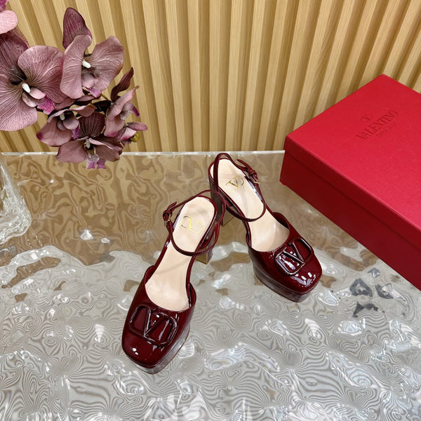 VT Signature 115mm Patent Leather Platform Pumps Red Calfskin 286477