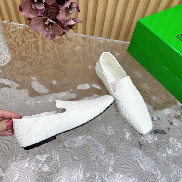 BV Grained White Calfskin Adamo Slippers 957405