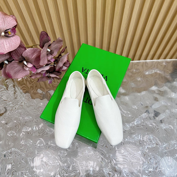 BV Grained White Calfskin Adamo Slippers 957405