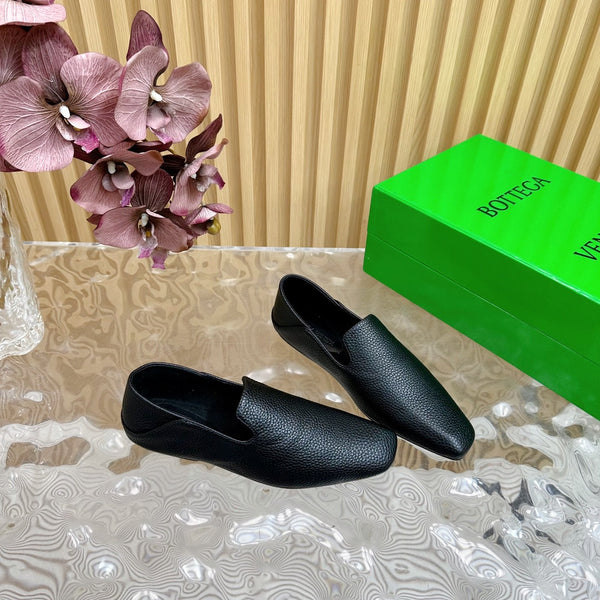 BV Grained Black Calfskin Adamo Slippers 957407