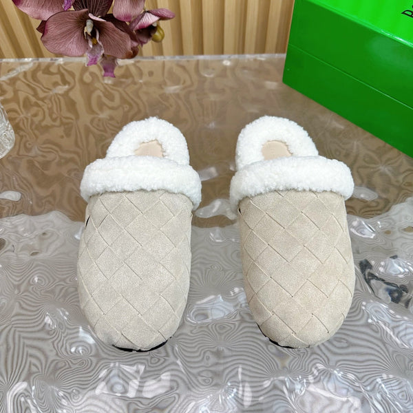 BV Mule Cream Suede White Shearling 957412