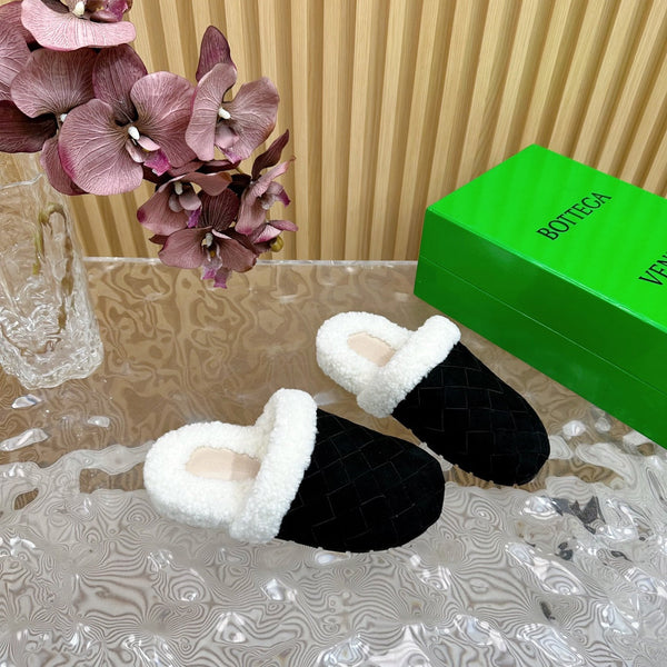 BV Mule Black Suede White Shearling 957414