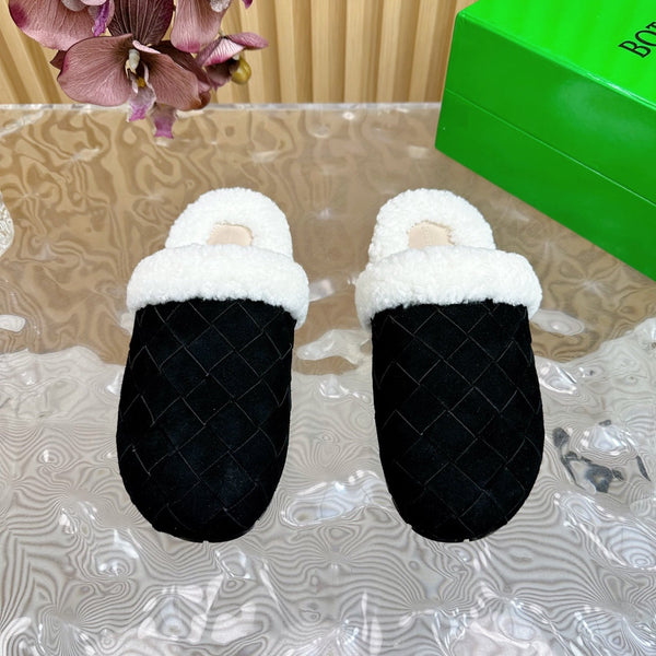 BV Mule Black Suede White Shearling 957414