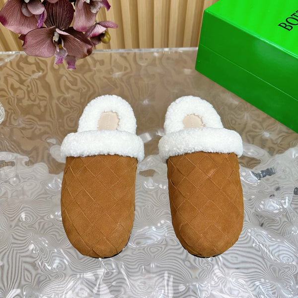 BV Mule Gold Suede White Shearling 957416