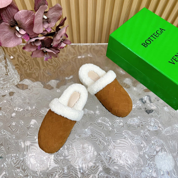 BV Mule Gold Suede White Shearling 957416