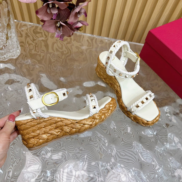 Rockstud Flatform Sandal 75mm In White Calfskin And Raffia 102854