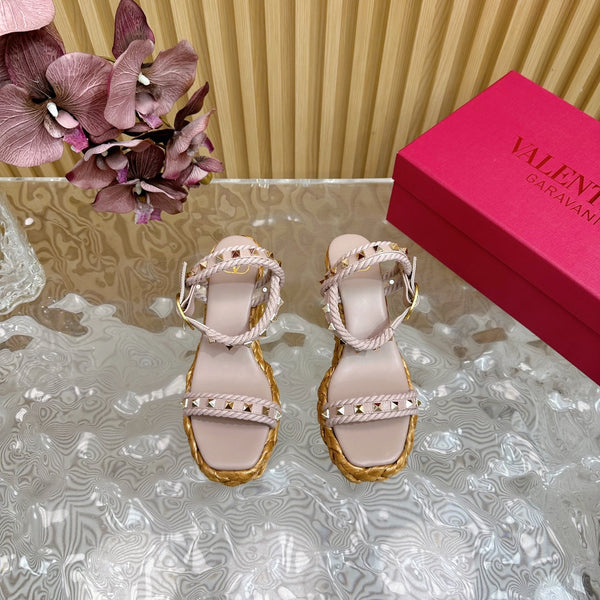 Rockstud Flatform Sandal 75mm In Rose Pink Calfskin And Raffia 102858