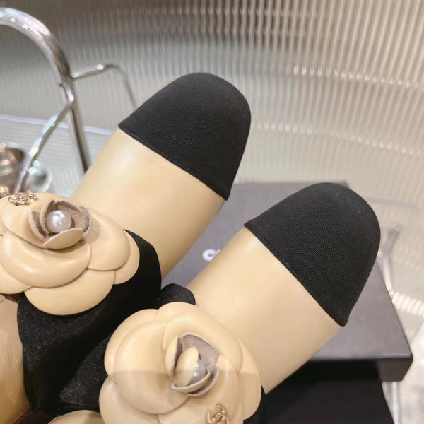 CC Short Boots 60mm Beige Camellia Cowhide