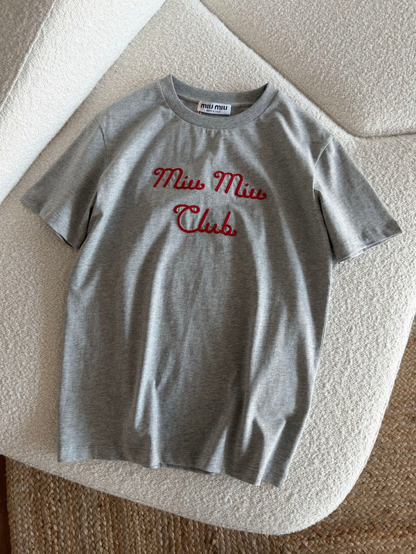 T-shirt brodé Miumiu 2026 à manches courtes en coton blanc et gris 810778