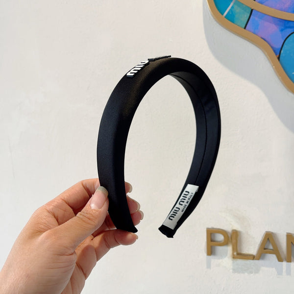 THICK HEAD BAND IN BLACK SILK WHITE LOGO 415944