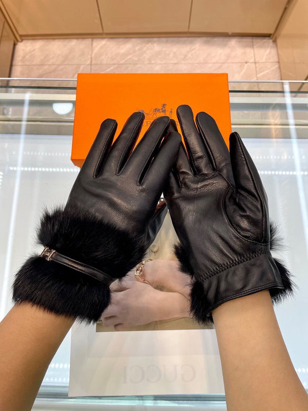 GLOVES WITH H LETTER IN BLACK SHEEPSKIN AND LAMB FUR 409344