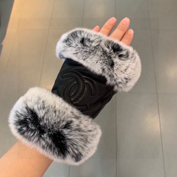 SHORt-STYLE GLOVES IN BLACK SHEEPSKIN AND RABBIT FUR 463852