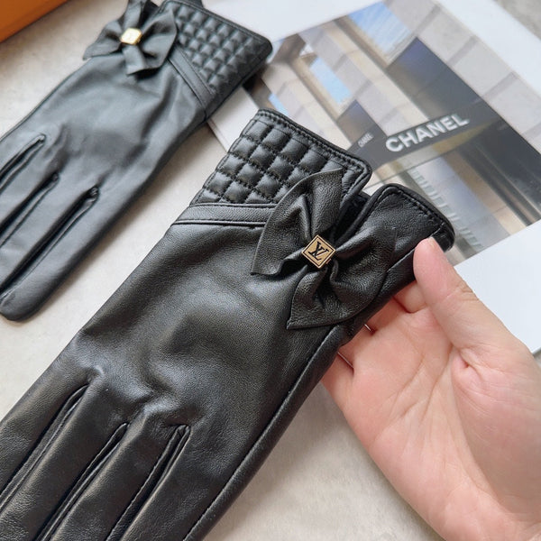 GLOVES IN BLACK LAMBSKIN 120197