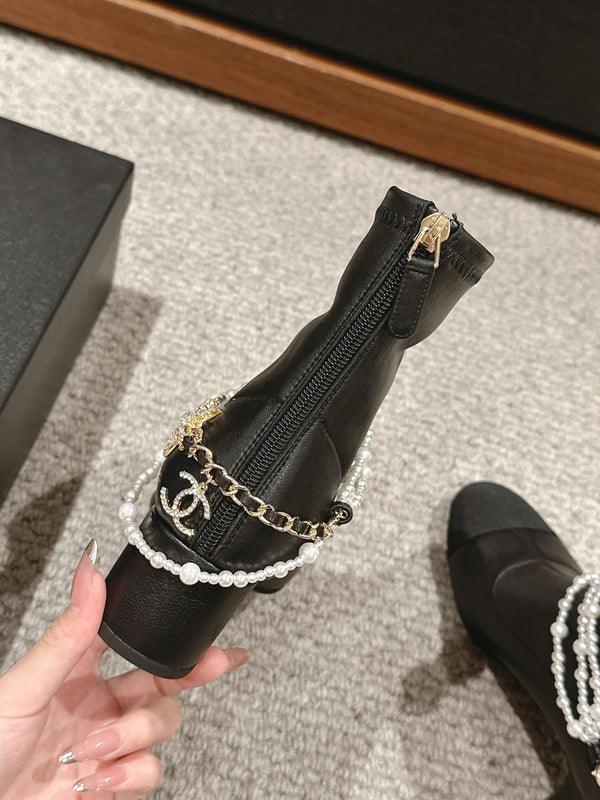 CC LOW CUT BOOTS IN BLACK STRETCH LAMBSKIN AND GROSGRAIN WITH PEARL CHAIN