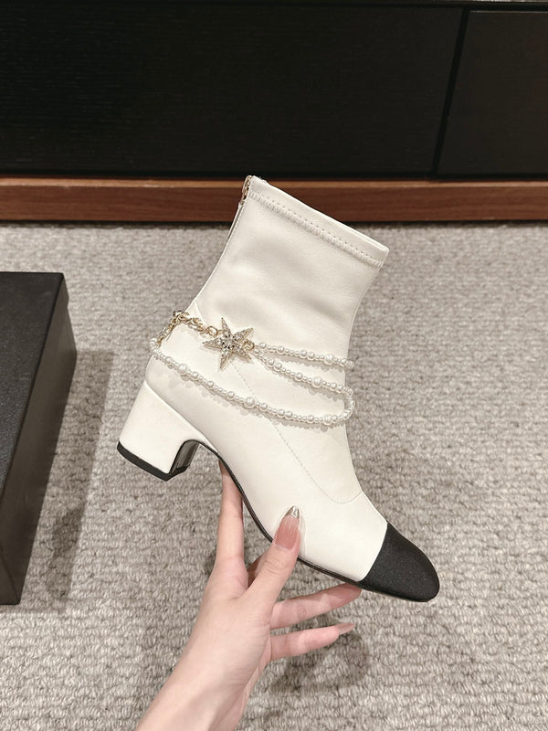 CC LOW CUT BOOTS IN WHITE STRETCH LAMBSKIN AND GROSGRAIN WITH PEARL CHAIN