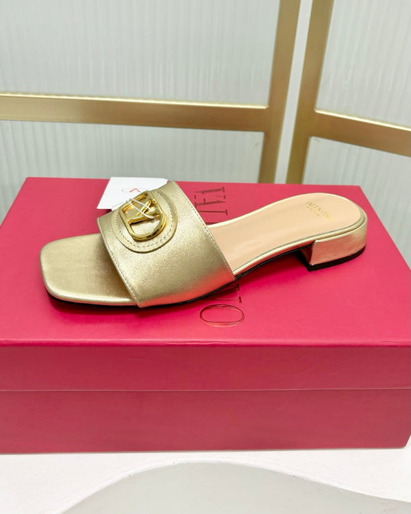 VT 25 Vlogo Slides 2cm Gold Cowhide 336826