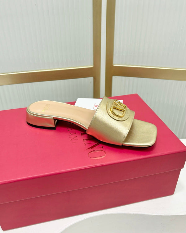 VT 25 Vlogo Slides 2cm Gold Cowhide 336826