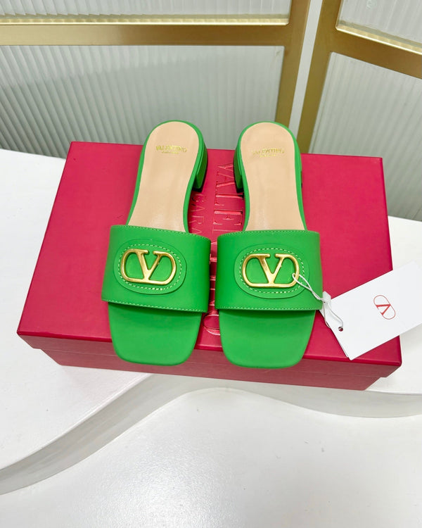 VT 25 Vlogo Slides 2cm Green Cowhide
