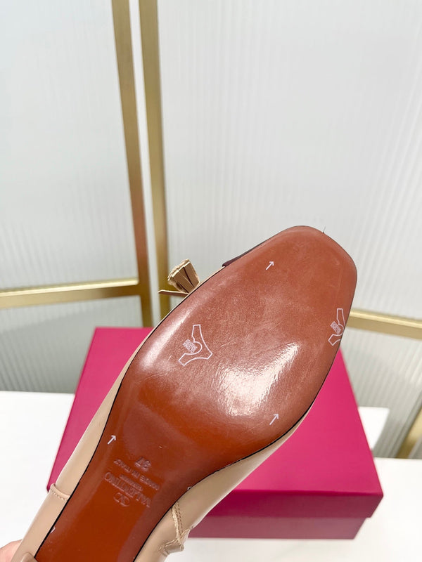 Valentino 2025 Bow Square Toe Zipper Ankle Boot Beige Burgundy Cowhide 549734