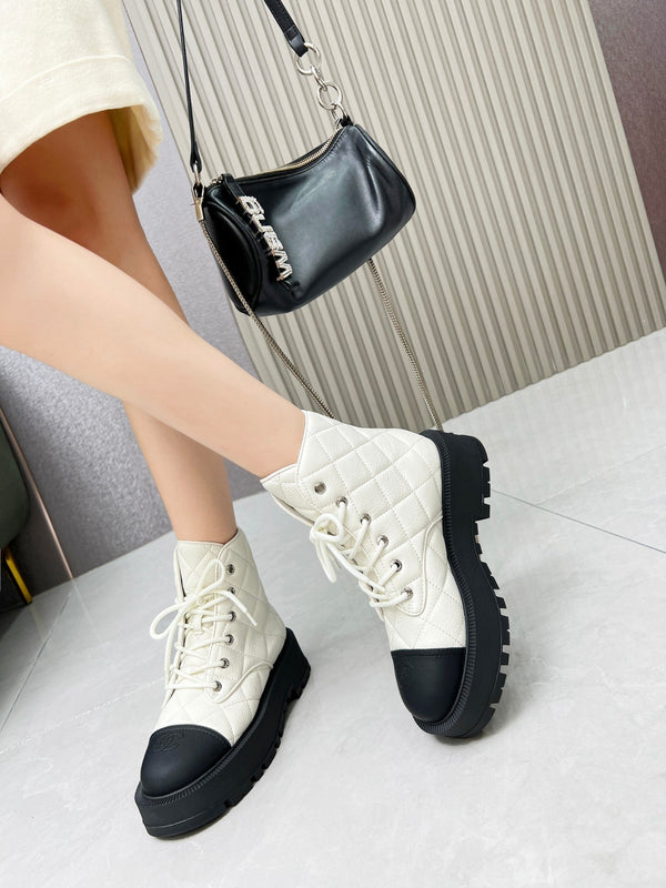 CC Combat Boots In White Mix Black Quilted Lambskin 944577