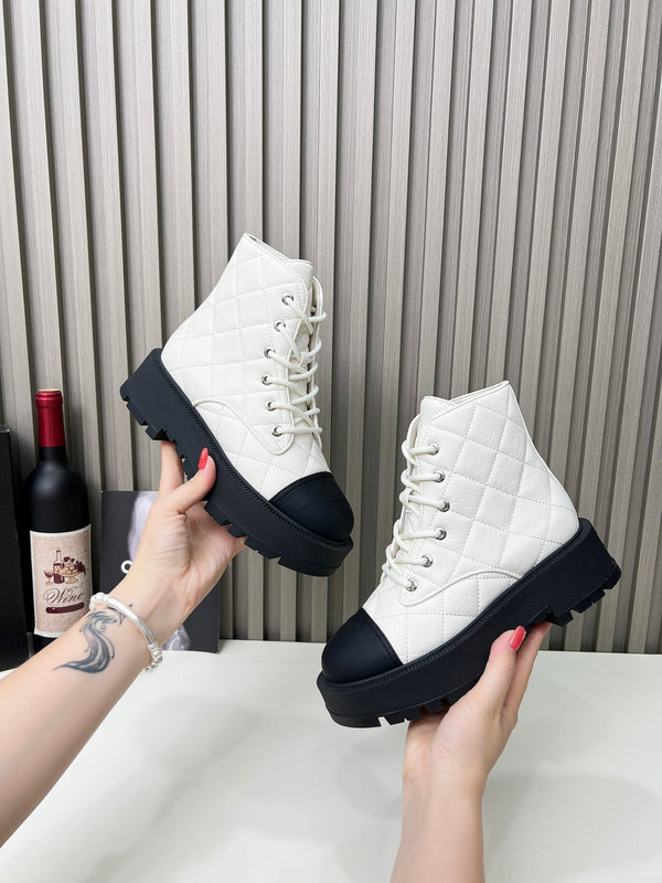 CC Combat Boots In White Mix Black Quilted Lambskin 944577