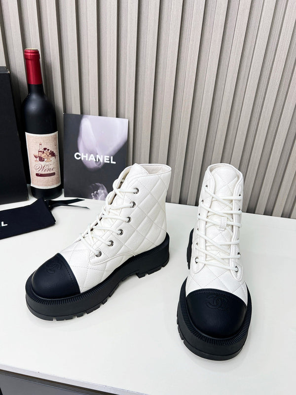 CC Combat Boots In White Mix Black Quilted Lambskin 944577