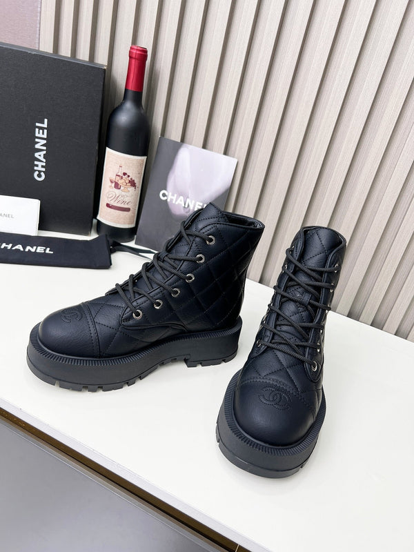 CC Combat Boots In Black Quilted Lambskin 944578