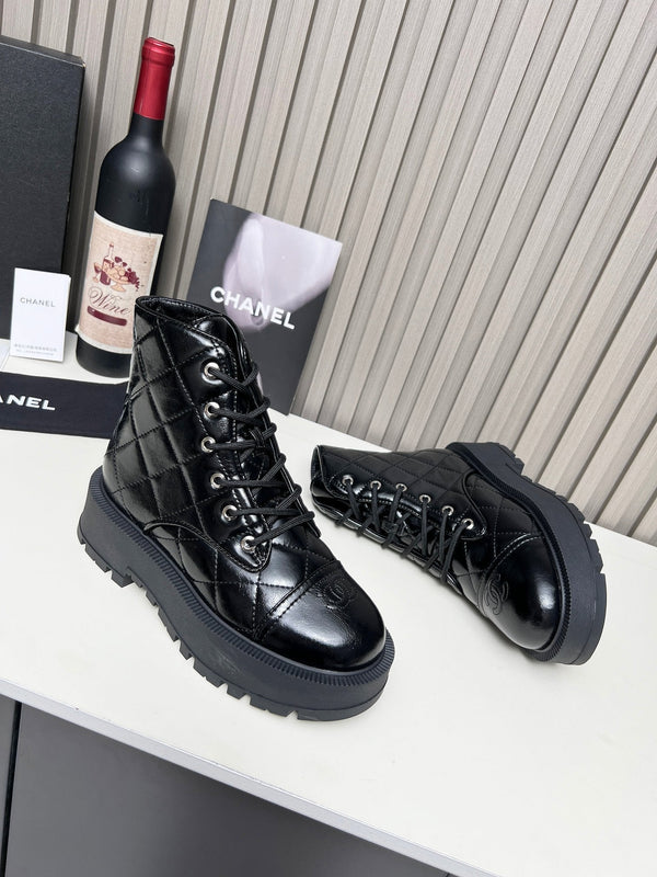 CC Combat Boots In Glossy Black Quilted Lambskin 944580