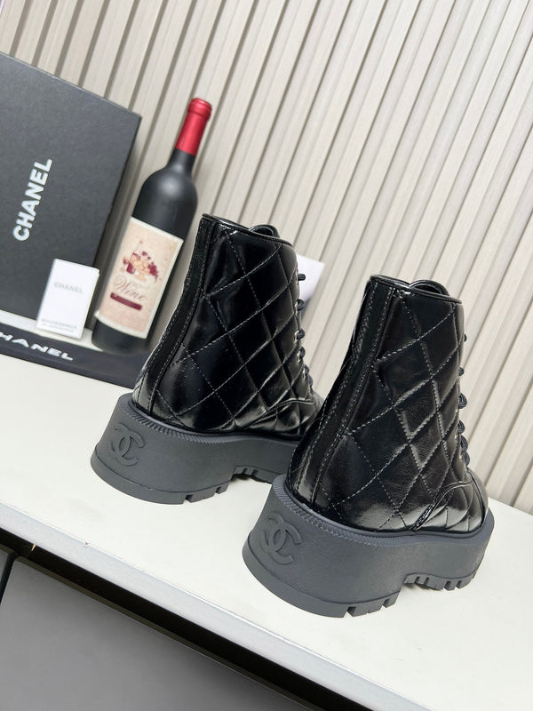 CC Combat Boots In Glossy Black Quilted Lambskin 944580