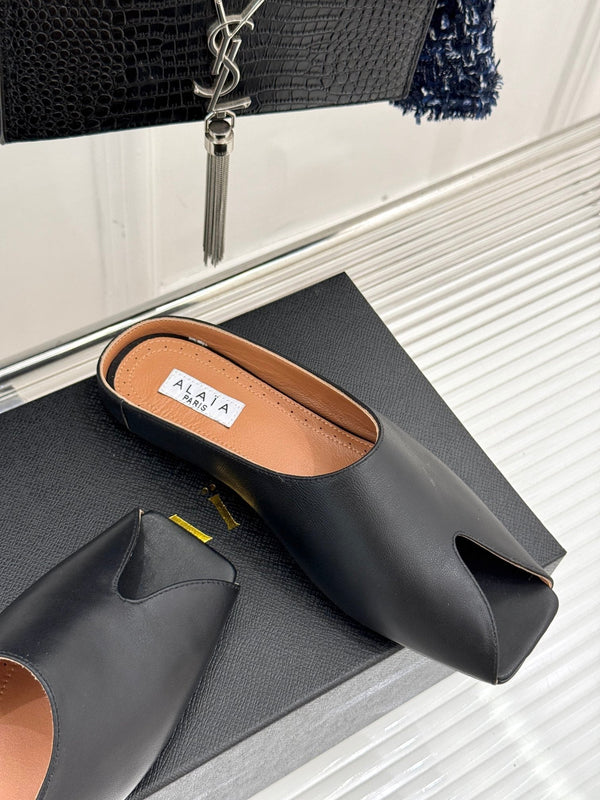 Alaia Slipper Black Calfskin 293191