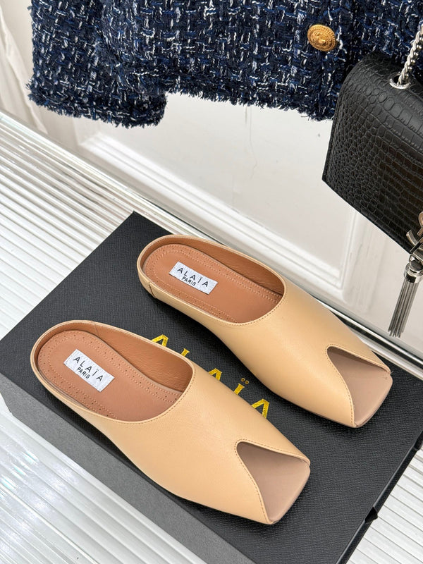 Alaia Slipper Light Apricot Calfskin 293192