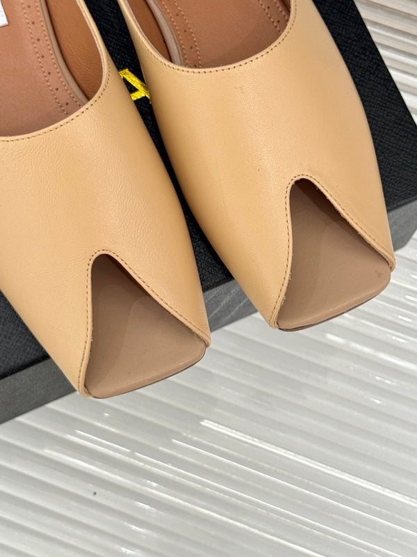 Alaia Slipper Light Apricot Calfskin 293192