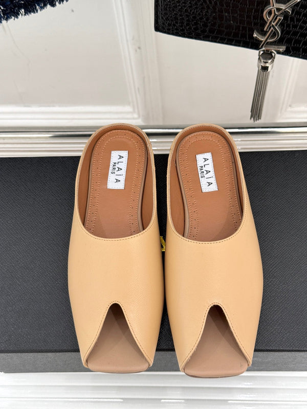 Alaia Slipper Light Apricot Calfskin 293192