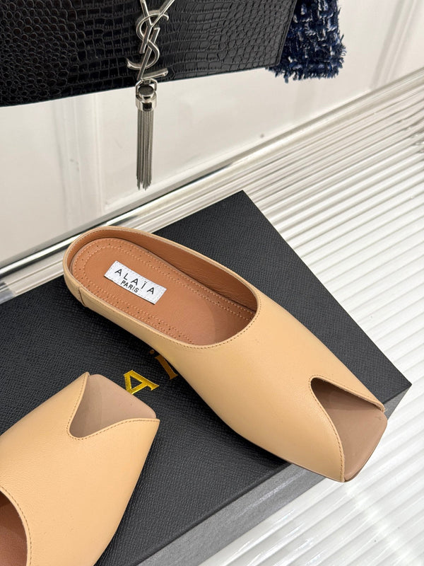 Alaia Slipper Light Apricot Calfskin 293192