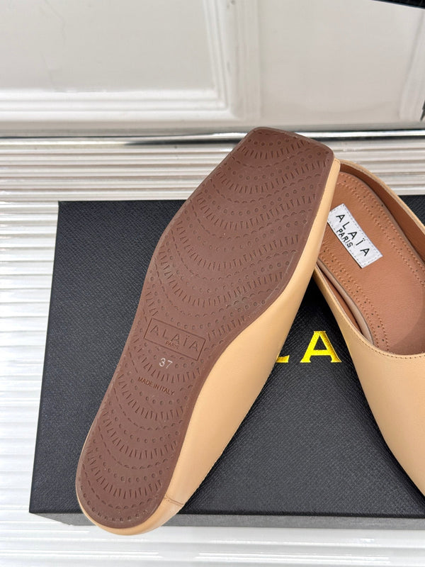 Alaia Slipper Light Apricot Calfskin 293192