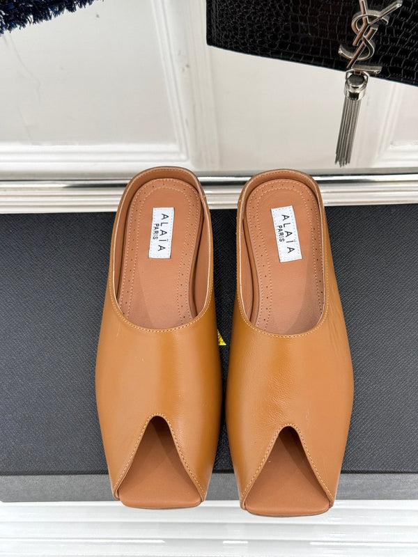 Alaia Slipper Brown Calfskin 293194